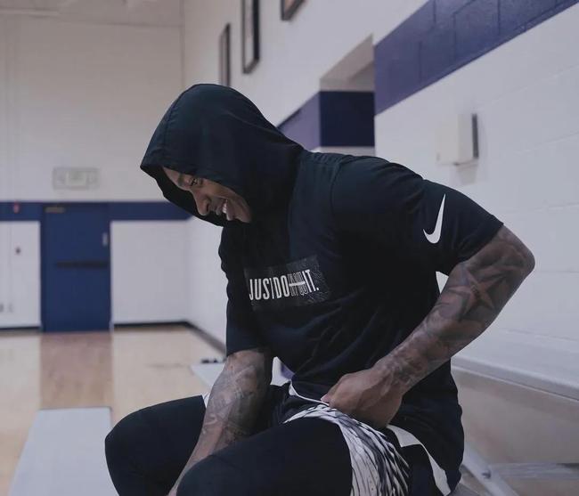 全场欢呼 全场欢呼