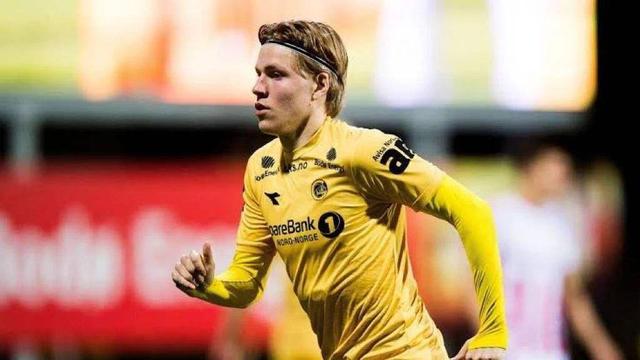 但侧翼收缩 但侧翼收缩