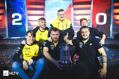 健的再偷把 健的再偷把